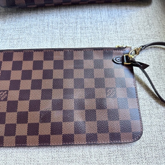 Authentic Louis Vuitton Neverfull MM - Picture 3 of 13